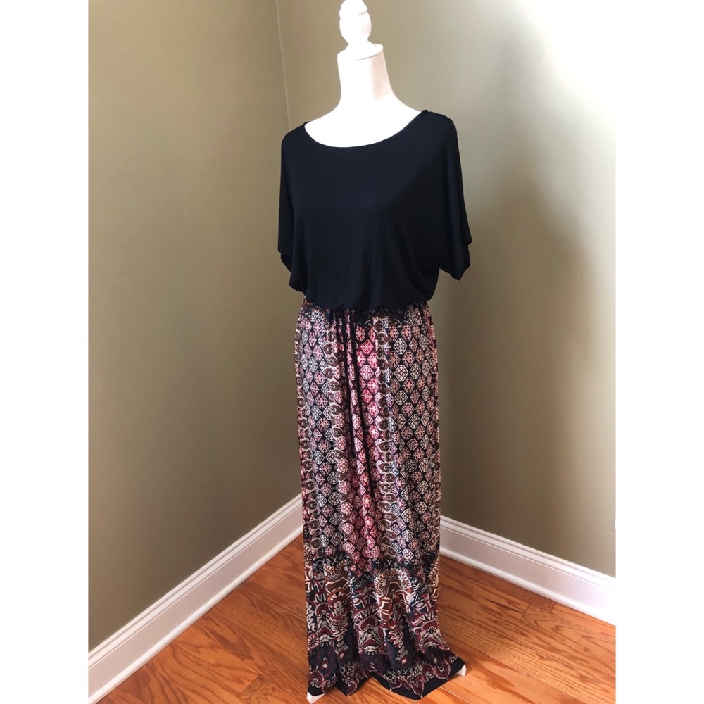 Maxi Dress with drawstring waist. Size M-L.